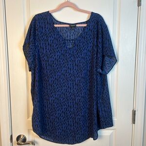 Torrid Blue and Black Patterned Short Sleeve Top